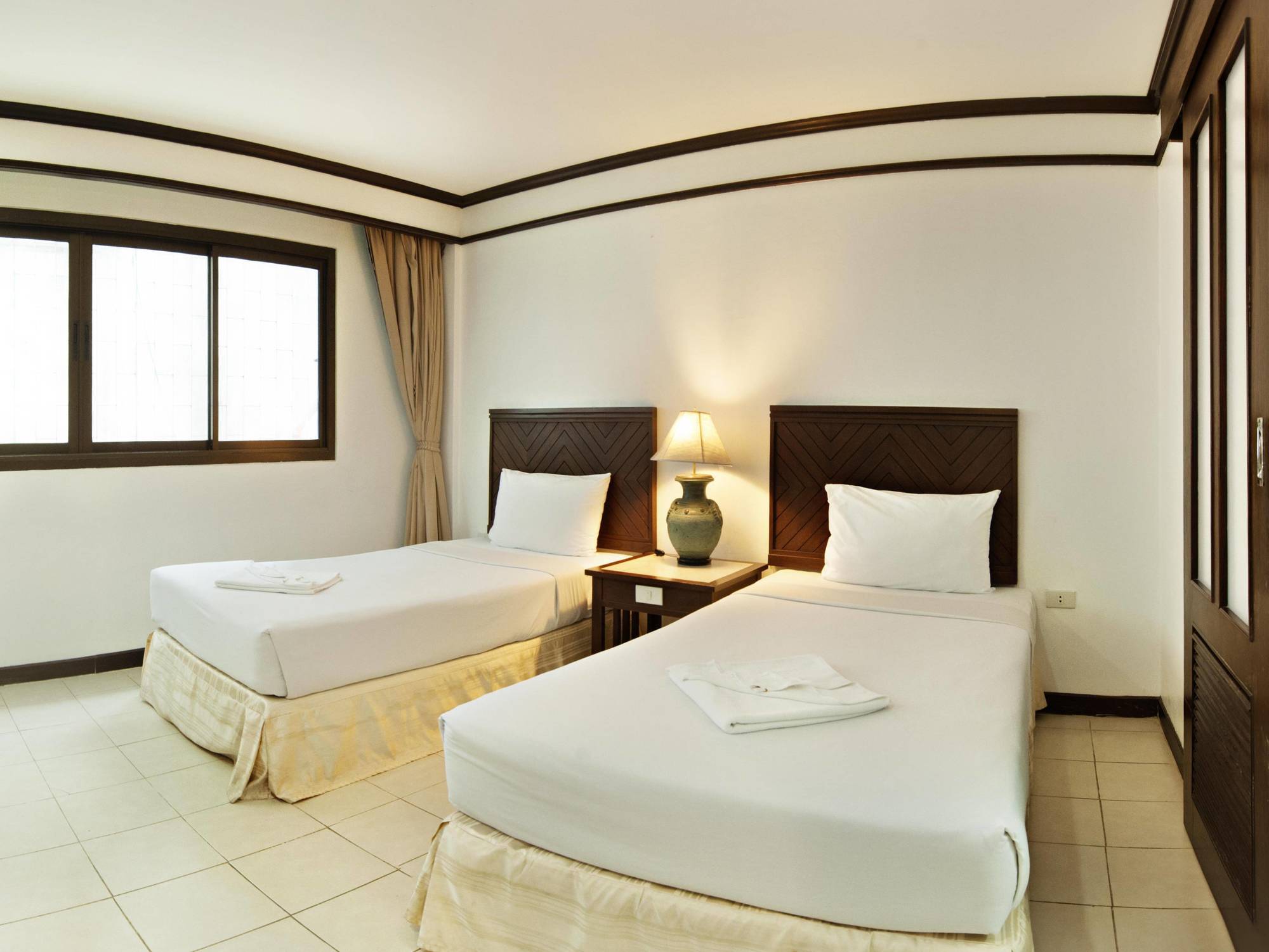 Hotel Rattana Mansion à Phuket Extérieur photo