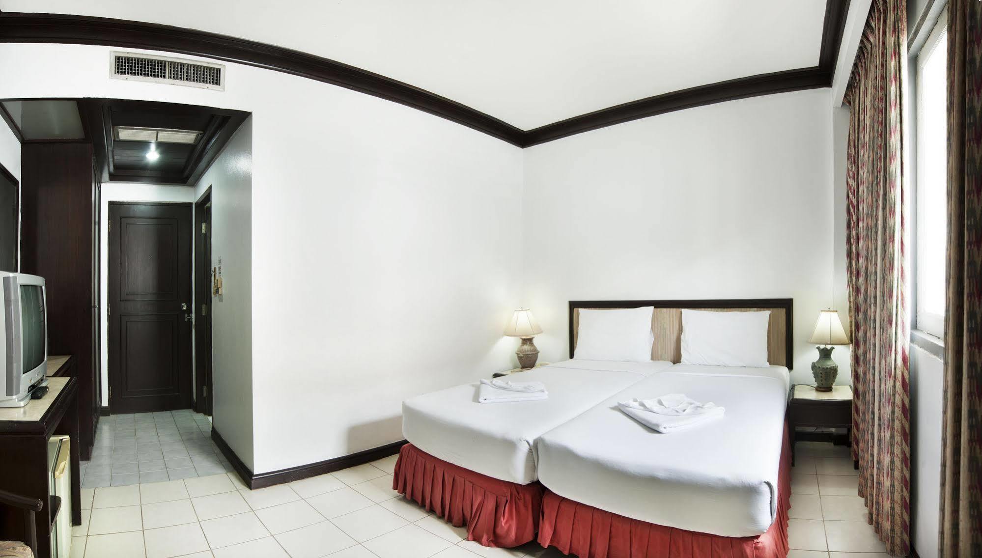 Hotel Rattana Mansion à Phuket Extérieur photo