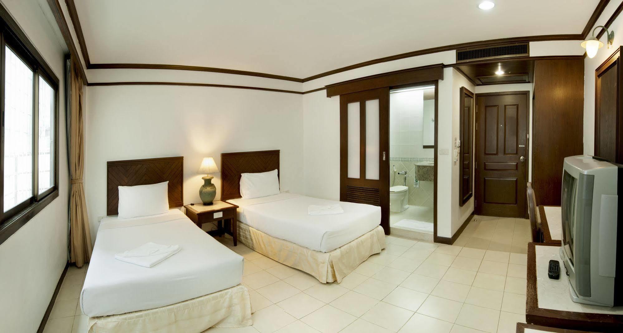 Hotel Rattana Mansion à Phuket Extérieur photo
