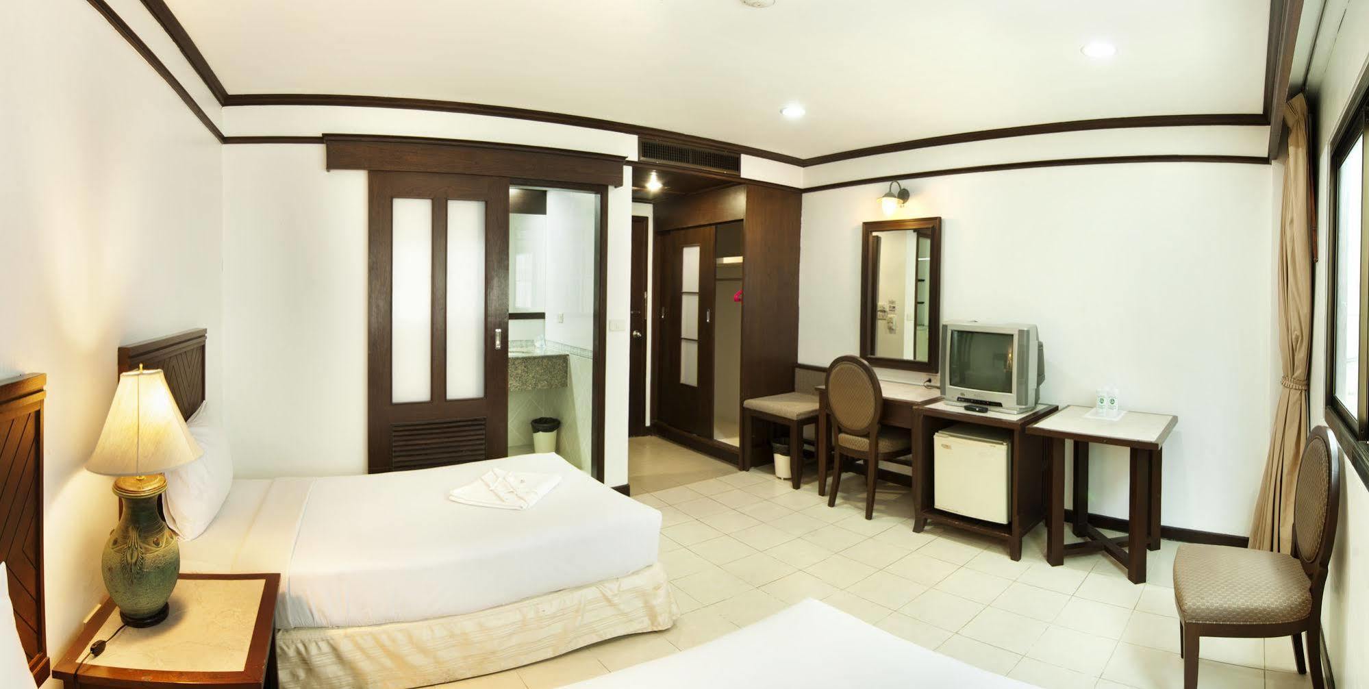 Hotel Rattana Mansion à Phuket Extérieur photo